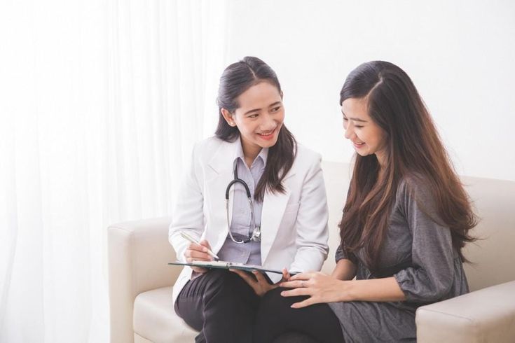 Thăm khám da trước khi cắt bỏ sữa
