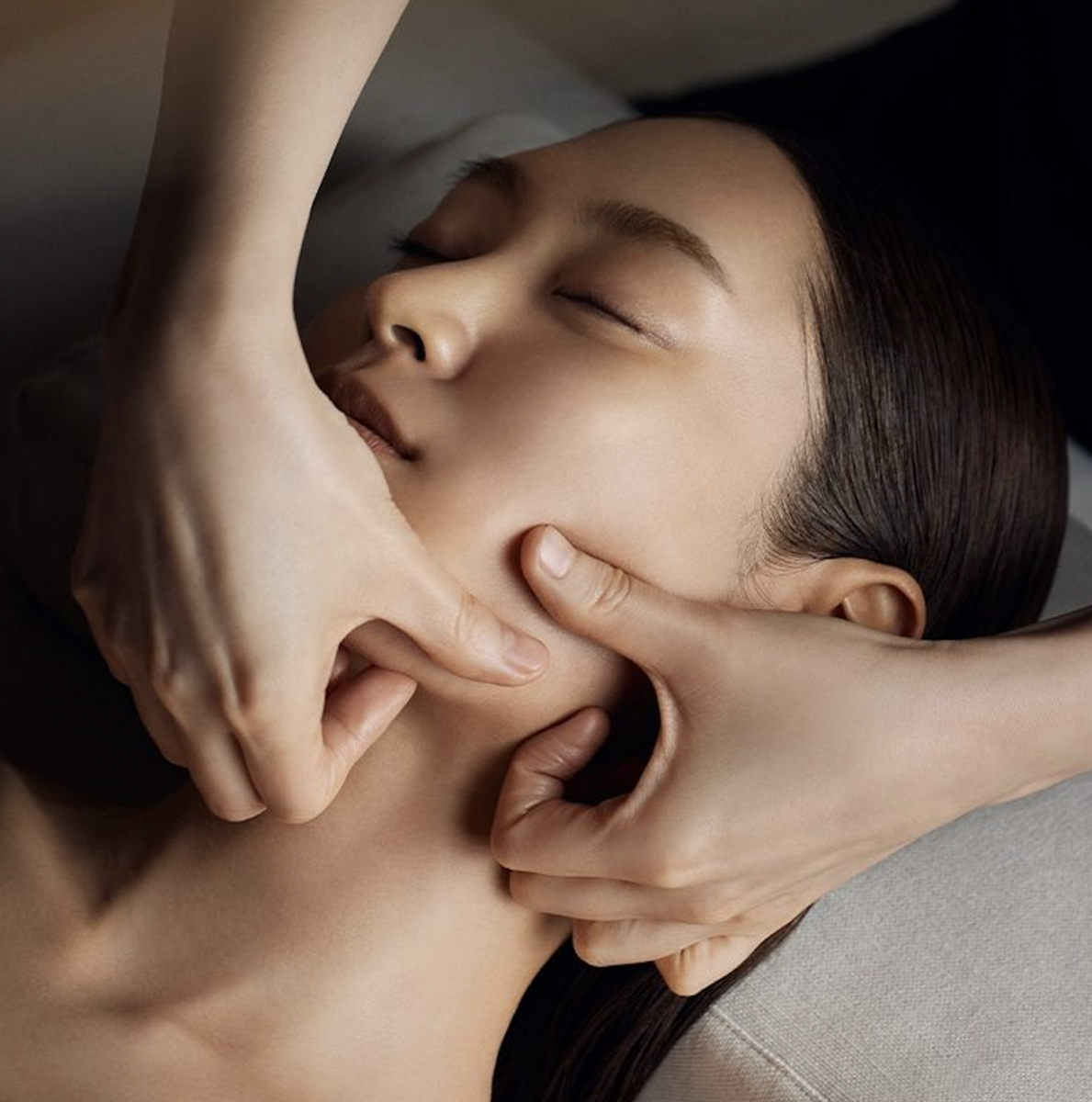 Masssage mặt theo kiểu Nhật