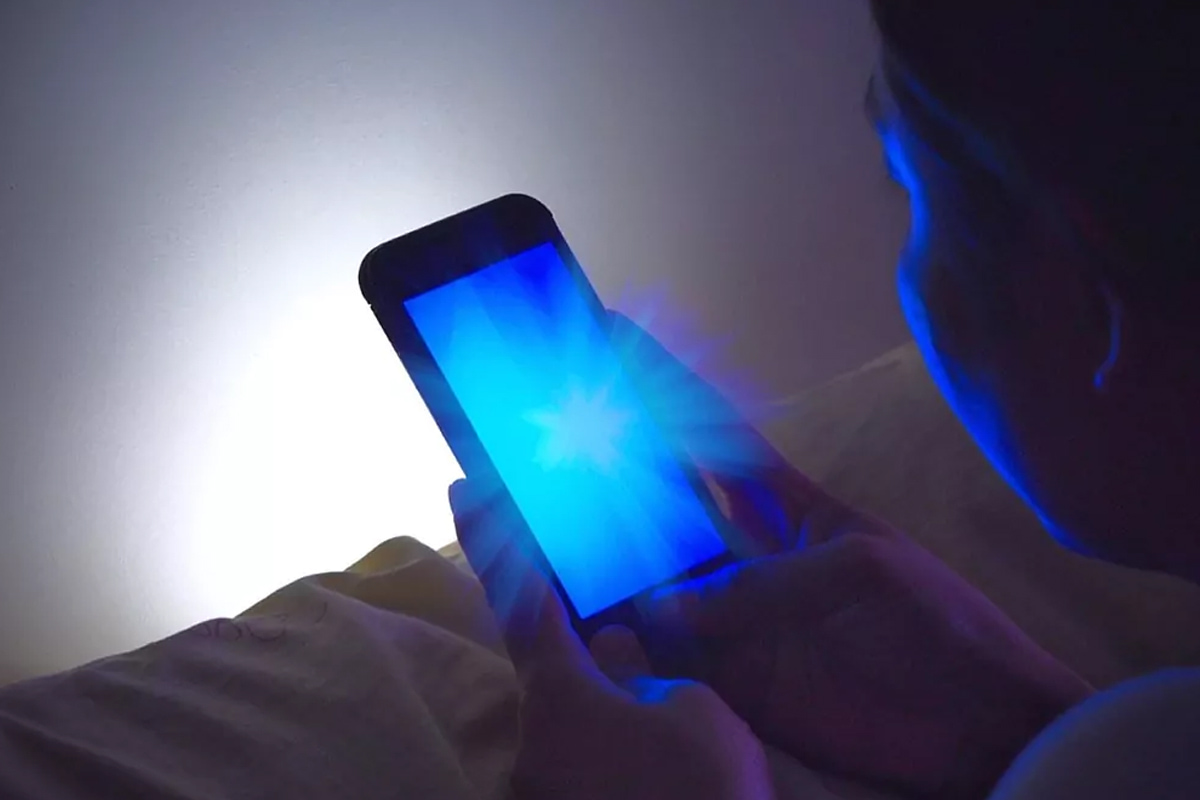 Ánh sáng xanh gây hại cho làn da