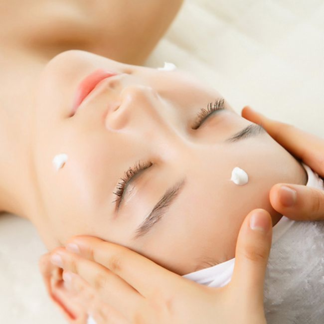 Chăm sóc da nhờn đúng cách giúp bảo vệ hàng rào da trước tác động của ô nhiễm không khí