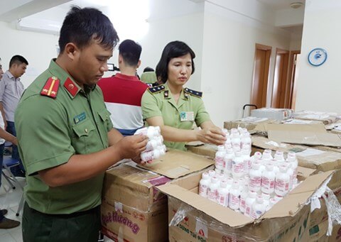Cần tìm hiểu kĩ càng thành phần, nguồn gốc của mỹ phẩm