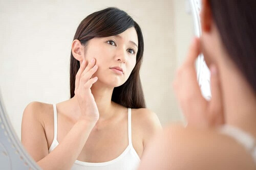 Da mặt nhạy cảm nên sử dụng sản phẩm trị mụn mặt nào?