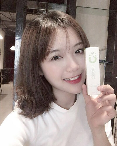 Hãy tìm mua các tuýp kem bôi trị mụn lành tính chiết xuất từ thiên nhiên