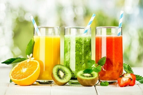 Hoa quả rau củ tươi rất tốt cho da khô bị mụn