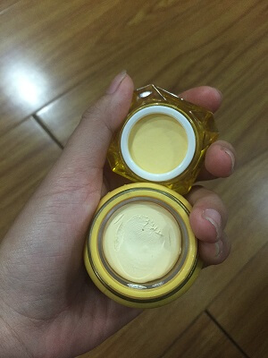 Không sử dụng mỹ phẩm, kem trộn không rõ nguồn gốc