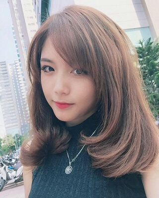 Mụn do tóc mái quá dài