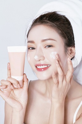 Ngăn ngừa mụn tấn công với 5 thói quen tốt mỗi ngày