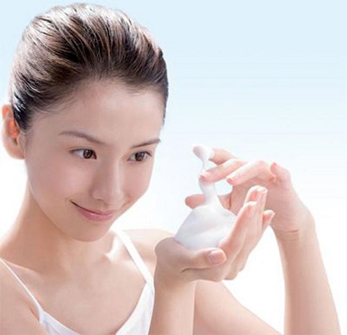 Rửa mặt đúng cách để đảm bảo mụn được tiêu diệt