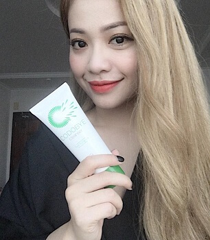 Sữa rửa mặt thiên nhiên có tác dụng làm sạch da, loại bỏ nhờn