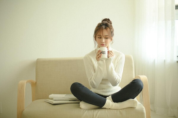 Thức khuya gây mụn và giải pháp dành cho bạn