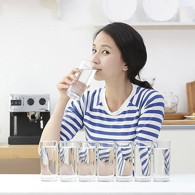 Uống 2 lít nước mỗi ngày